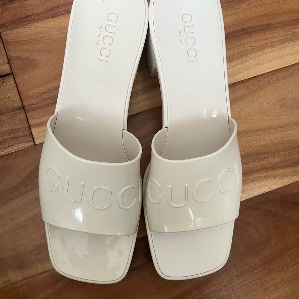 Gucci Women's Ivory Rubber Sandals